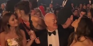 Το αμήχανο φιλί της Λόρεν Σάντσεζ στον Λεονάρντο Ντι Κάπριο 