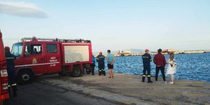 Πυροσβεστικό όχημα στο λιμάνι της Μυτιλήνης