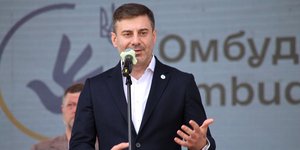 Ο ελληνικής καταγωγής Συνήγορος του Πολίτη, αρμόδιος για την ανταλλαγή αιχμαλώτων στην Ουκρανία