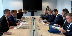 Βήματα προόδου στις επιδόσεις της Ελλάδας στο κράτος δικαίου - Συνάντηση Σκέρτσου -Μαρινάκη με τον Ευρωπαίο Επίτροπο στις Βρυξέλλες