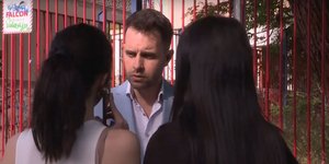 Οι δύο μαθήτριες κατήγγειλαν σεξουαλικά σχόλια του 50χρονου προς αυτές και άλλες ανήλικες