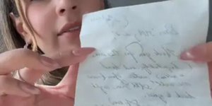Το σημείωμα που έδωσε η Μέγκαν Μαρκλ σε μια αεροσυνοδό