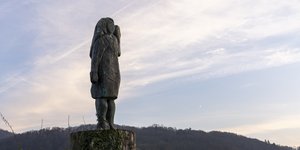 Tο άγαλμα της Μελάνια Τραμπ στην Σλοβενία