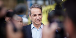 Ο Κυριάκος Μητσοτάκης κάνει δηλώσεις