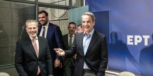 Ο Κυριάκος Μητσοτάκης στην ΕΡΤ με τον Γιάννη Παπαδόπουλο