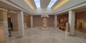 Εσωτερική άποψη του Αρχαιολογικού Μουσείου Μαραθώνα