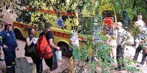 Ασθενοφόρο στους καταρράκτες στη Νέδα