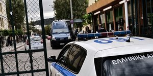 Οι συλληφθέντες κατά την μεταφορά τους στον εισαγγελέα