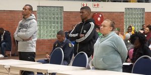 Η μητέρα της 6χρονης Τζόσλιν με τον σύντροφό της και τον φίλο τους