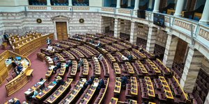 Η ολομέλεια της Βουλής κατά την συζήτηση για το νομοσχέδιο του υπουργείου Δικαιοσύνης