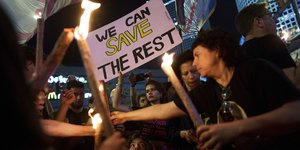 Διαδηλωτές στο Ισραήλ ζητούν κατάπαυση του πυρός στην Γάζα ώστε να σωθούν οι όμηροι που κρατά ακόμα εκεί η Χαμάς