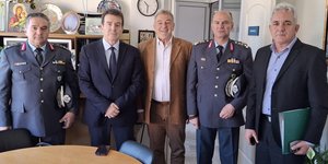 Ο Μιχάλης Χρυσοχοΐδης στο δημαρχείο Θέρμης