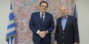 Επίσκεψη Πιερρακάκη στο ΤΕΕ και συζήτηση με τον πρόεδρο Γιώργο Στασινό για το θέμα της στέγης