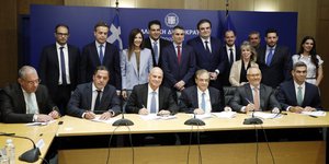 Έπεσαν οι υπογραφές για το πρόγραμμα «Μαριέττα Γιαννάκου», 100 εκατ για αναβάθμιση σχολείων