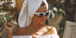 γυναίκα διαβάζει