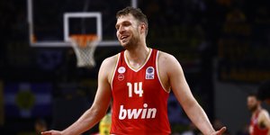 Ο Σάσα Βεζένκοβ