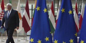 Ο υπουργός Εξωτερικών της Ουκρανίας Αντρίι Σιμπίχα αποχωρεί προβληματισμένος από συνάντηση με Ευρωπαίους αξιωματούχους