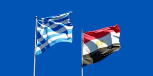 Οι σημαίες της Ελλάδας και της Αιγύπτου