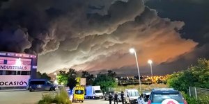 Ισπανία-Καταλονία: Πάνω 160.000 άνθρωποι παραμένουν στα σπίτια τους λόγω τοξικού νέφους χλωρίου [βίντεο]