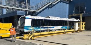 Νεος συρμός μετρό στην Πυλαία Θεσσαλονικης 