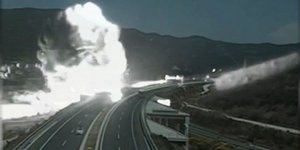 Η έκρηξη μετά τη σύγκρουση των τρένων στα Τέμπη