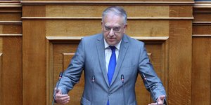 Ο υπουργός Ανάπτυξης, Τάκης Θεοδωρικάκος μιλά στη Βουλή