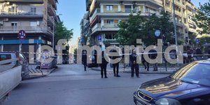 Θεσσαλονίκη: Νεκρή 37χρονη γυναίκα μετά από έκρηξη έξω από πάρκινγκ πολυκατοικίας