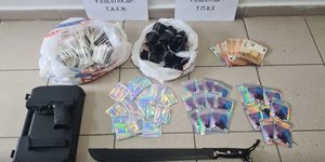 Εικόνα από τα ευρήματα των αρχών