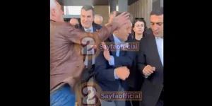 Η στιγμή της επίθεσης στον Οζγκιούρ Οζέλ/Φωτογραφία:X