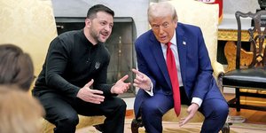 Οι πρόεδροι ΗΠΑ και Ουκρανίας, Ντόναλντ Τραμπ και Βολοντίμιρ Ζελένσκι