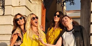 Η Δήμητρα Κούστα με τις κουμπάρες της!