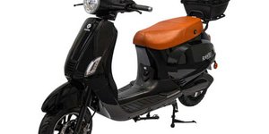 Η Vespa των 1.999 ευρώ που αγοράζεις στα super market