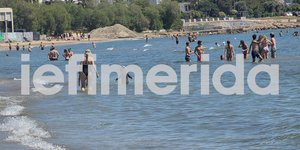 Ο καλός καιρός έστειλε τους Αθηναίους στις παραλίες