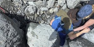 Καταπλακώθηκε από βράχο στην Αλάσκα