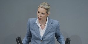 Η ηγέτιδα του γερμανικού AfD, Άλις Βάιντελ μιλά στην Μπούντεσνταγκ