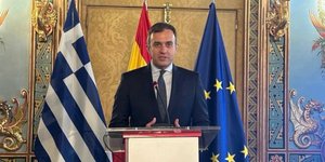 Χατζηβασιλείου από Μαδρίτη: Πολυεπίπεδη η συνεργασία Ελλάδας και Ισπανίας -«Νέοι δρόμοι σε εμπόριο και επενδύσεις»