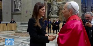 Η Σοφία Ζαχαράκη συνομιλεί με τον Πάπα Λέοντα ΙΔ'