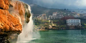 Ζεστές πηγές στη θάλασσα της Αιδηψού 