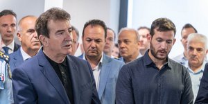 O Mιχάλης Χρυσοχοΐδης στην τελετή μνήμης και στο τρισάγιο του Γεώργιου Βασιλάκη