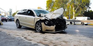 Το ταξί που προσέκρουσε στο απορριμματοφόρο στον Άλιμο