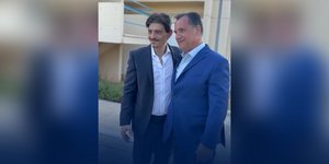 Ο πρόεδρος και CEO της ΒΙΑΝΕΞ Δημήτρης Γιαννακόπουλος και ο υπουργός Υγείας Άδωνις Γεωργιάδης