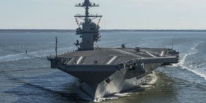 Το αεροπλανοφόρο USS Ford