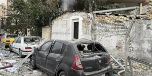 Χαλάσματα στην Τεχεράνη από την επίθεση του Ισραήλ στο Ιράν