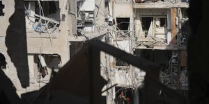 Οι ισραηλινοί βομβαρδισμοί έχουν σκοτώσει από την Παρασκευή τουλάχιστον 224 ανθρώπους