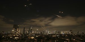 Ενεργοποίηθηκαν συστήματα αεροπορικής άμυνας στην Αχβάζ