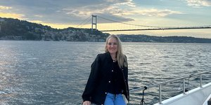 Η private banker Αθηνά Μπερσίμη 