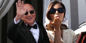 Τζεφ και Μπέζος και Λόρεν Σαντσεζ