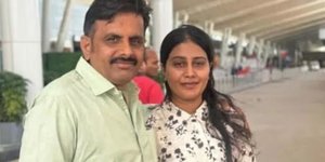 Η 21χρονη νύφη με τον πατέρα της στο αεροδρόμιο, λίγο πριν επιβιβαστεί στη μοιραία πτήση της Air India