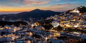 Η Χίος από ψηλά τη νύχτα 