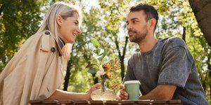 Συζήτηση μεταξύ άνδρα και γυναίκας